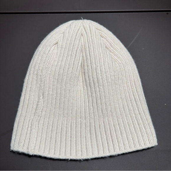 Levi's Ribbed Beanie hat - Picture 2 of 3